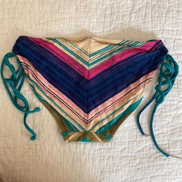 Multi color bikini - Picture 2 of 3